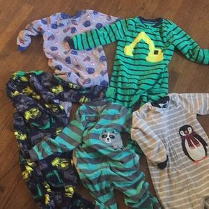 Lot of 5 fleece sleepers pajamas 5T boys Carter's